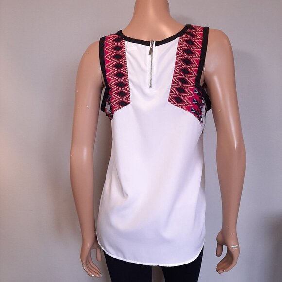 JENNIFER & GRACE Sleeveless Aztec Trim Flowy - Picture 4 of 13